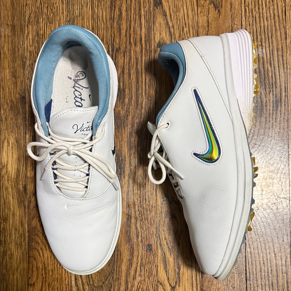 USED Nike Victory Tour 4 Golf shoe size 8.5 in fair condition